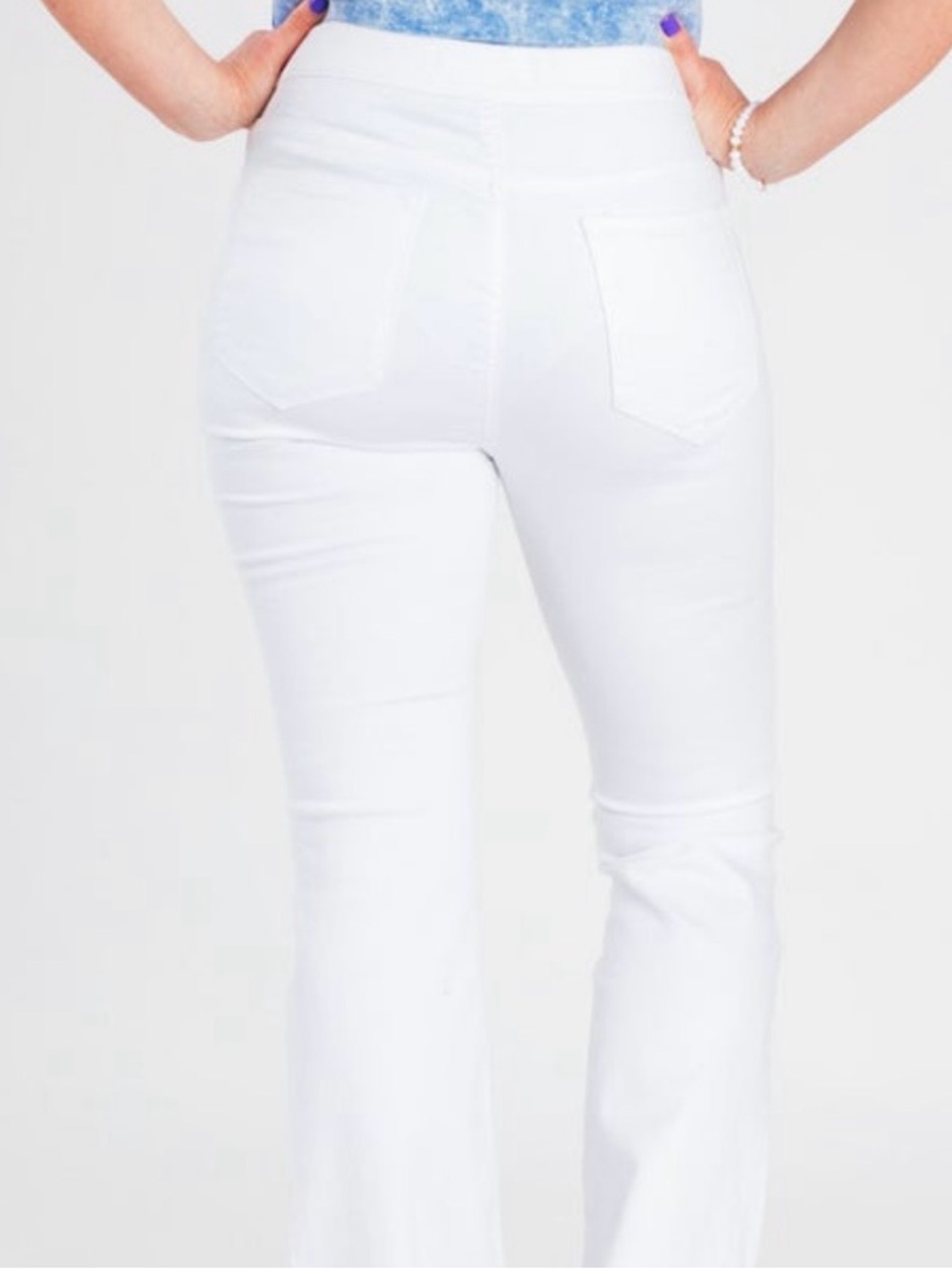 Women’s White Pull On Flare Jeans - Picture 4 of 6